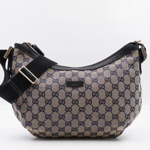 CD64 💖 Gucci GG Monogram Halfmoon Crossbody bag